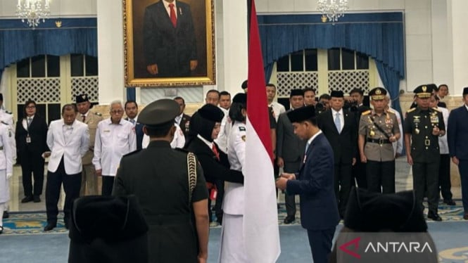 76 Paskibraka Siap Berkibaran: Gibran Resmi Lantik Pasukan Pengibar Bendera untuk Perayaan Kemerdekaan RI