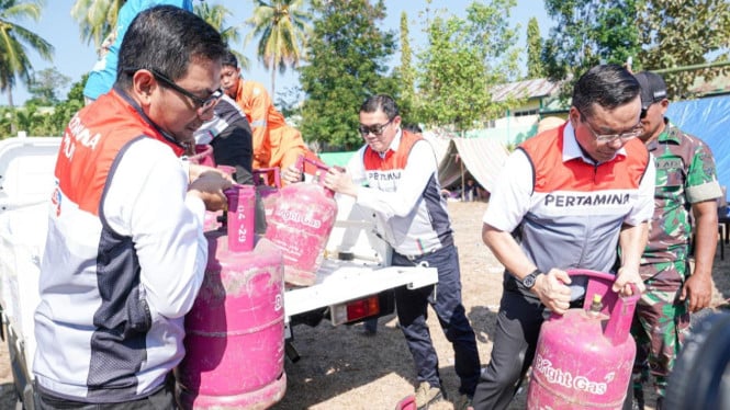Dirut Pertamina Terjun Langsung ke Lokasi Gempa Flores, Bawa Bantuan dan Pimpin Upacara HUT RI