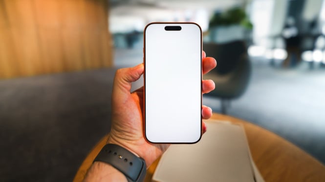 Rekomendasi Smartphone Tangguh untuk Pekerja Tambang: Daya Tahan Baterai hingga Sinyal Kuat di Area Remote