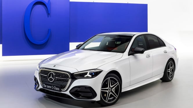 Mercedes-Benz C-Class Dapat AI Asisten Pintar, Parkiran Jadi Mudah Tinggal Perintah Suara