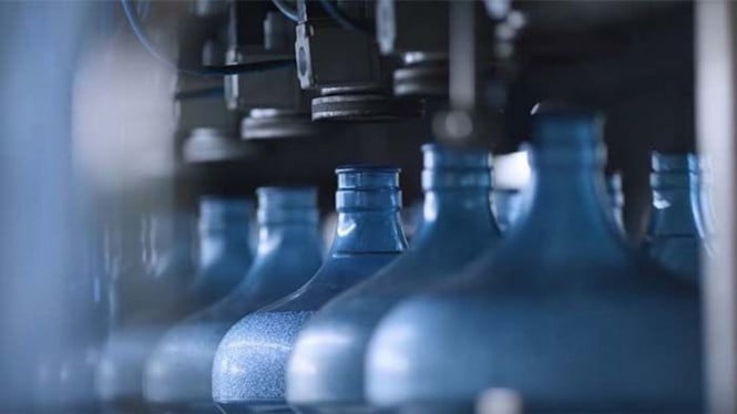 Minum Air Galon Bekas Aman? Penelitian Terbaru Bongkar Mitos Bahaya Kanker dan Gangguan Hormon
