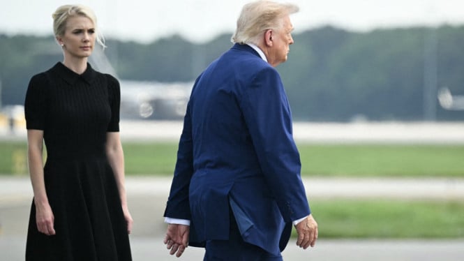 Natalie Harp, Sekretaris Trump, Buat Heboh dengan Surat Misterius ke Presiden AS