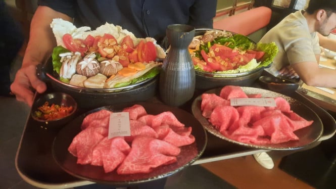 Rahasia Daging Lembut di Shabu-Shabu dan Sukiyaki: Panduan Lengkap Makan Masakan Jepang