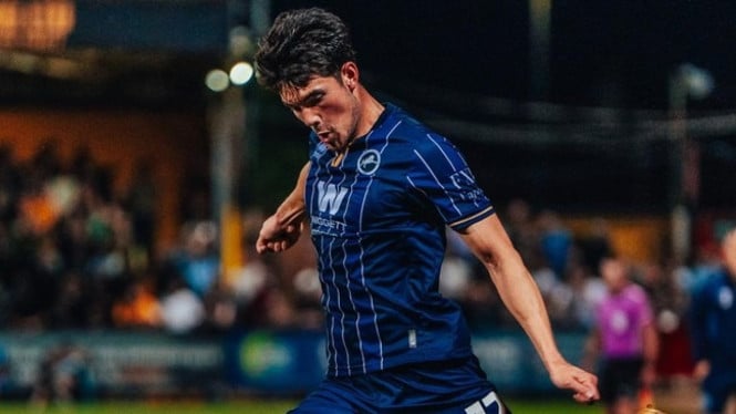 Elkan Baggott Curi Hati Herdman dengan Penampilan Memukau di Millwall, Posisi Rizky Ridho Mulai Goyah
