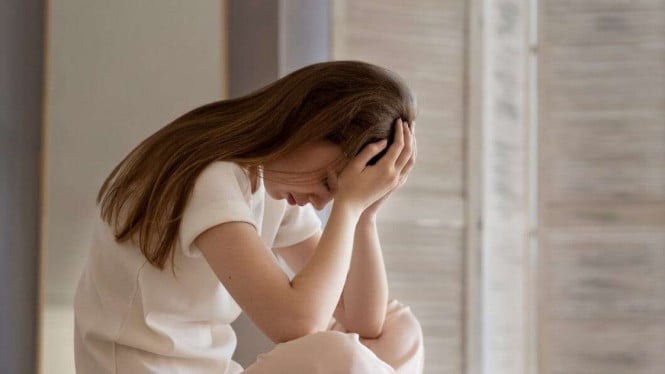 Ketika Kesedihan Jadi 'Teman': 9 Sinyal Diri Anda Mungkin Sudah Terlalu Lama Bersama Kesendirian
