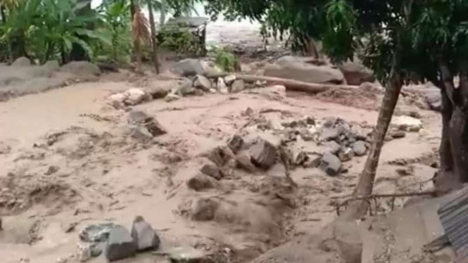 Tragedi Banjir Bandang Nepal-China: 558 Orang Hilang, Ratusan Warga Asing Terperangkap
