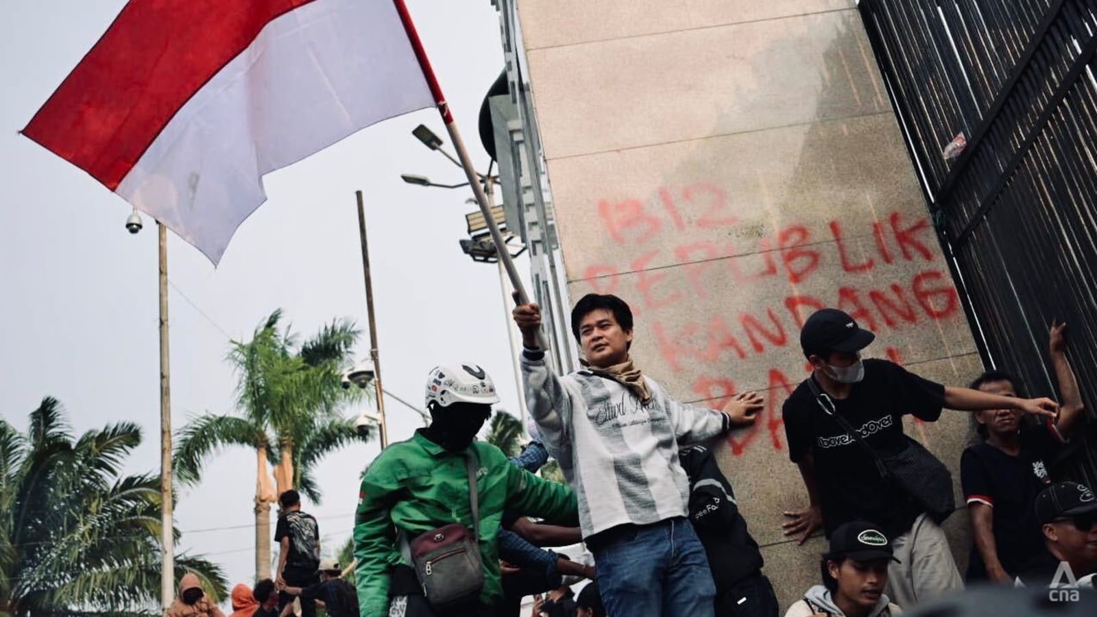 Gelombang Aksi Massa di DPR: 18 Ribu Petugas Jaga Keamanan saat Ribuan Warga Desak Pengesahan RUU Perampasan Aset