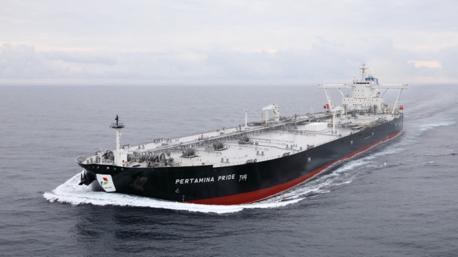 Heroik! Kapal Tanker Pertamina Terjun Langsung Selamatkan Puluhan Penumpang dari Laut Jawa