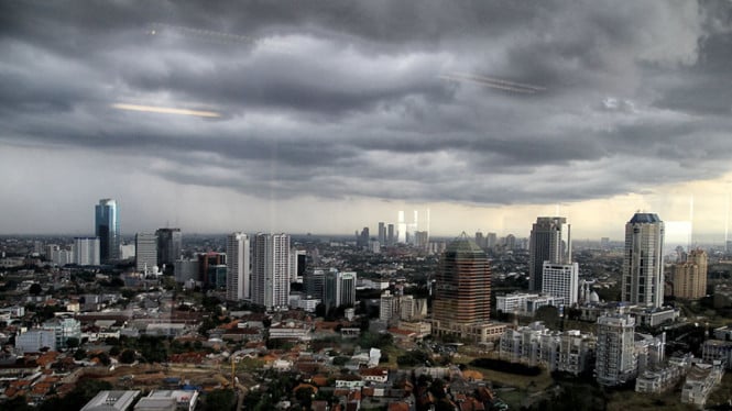 Langit Indonesia Mendung Sepanjang Hari, BMKG Keluarkan Peringatan Cuaca Berawan Tebal