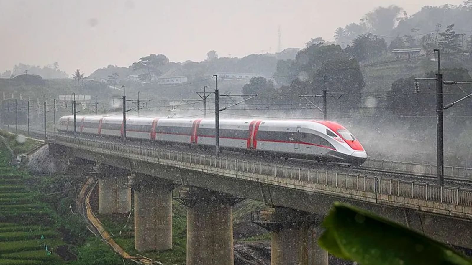 Warga Malaysia Dominasi Penumpang Asing Whoosh, Tembus 403 Ribu Perjalanan