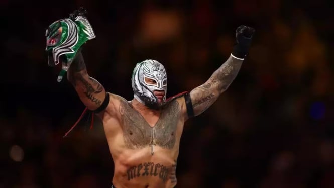 Rey Mysterio Masih Jadi Sorotan, Kini Dampingi Petinju Ryan Garcia di Ring