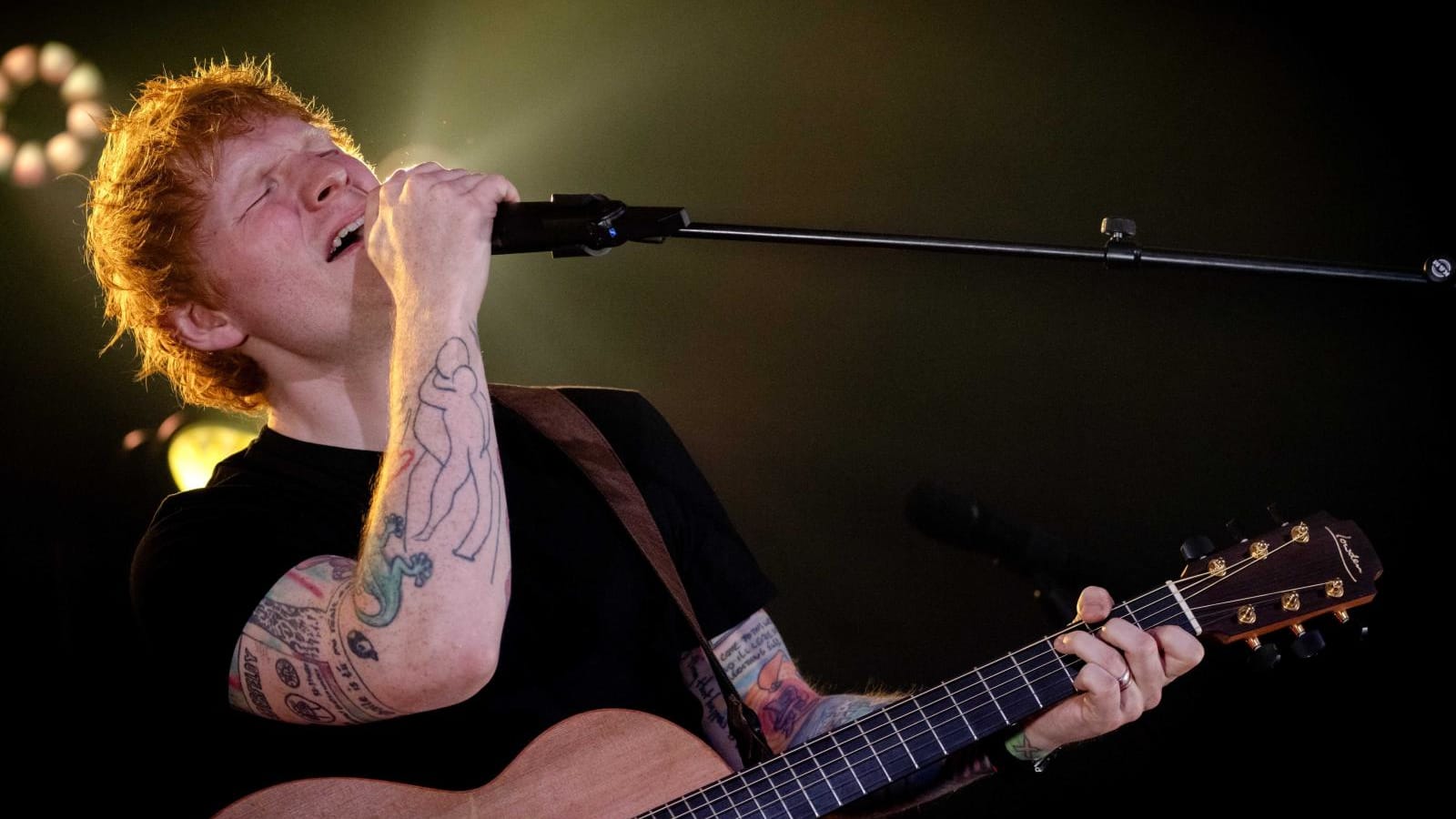 Dominonya Jatuh: Musisi Pendamping Ed Sheeran Serbu Mundur dari Tur Besar Setelah Macklemore Disingkirkan