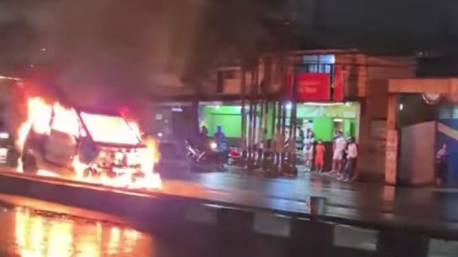 Pemadam Kebakaran Siap Hadapi Ancaman Mobil Listrik, Ini Peralatan Canggih yang Mereka Butuhkan