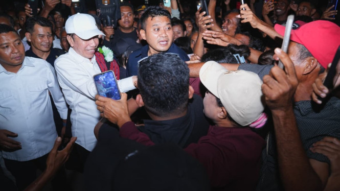 Jokowi Tiba di Pulau Palue Malam Hari, Langsung Dengarkan Cerita Kelam Korban Gempa