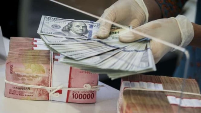 Rupiah Terus Tertekan: Dolar AS Menembus Rp 17.764, Ekonomi Indonesia Menghadapi Ujian Kredibilitas