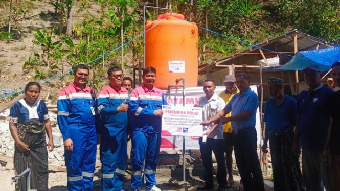 Pertamina Jadi Penyelamat: Puluhan Ribu Liter Air Bersih Mengalir ke Tangan Korban Gempa NTT