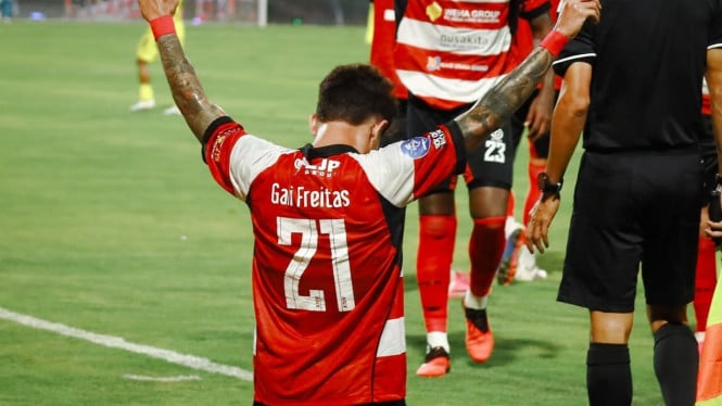 Drama 5 Menit Berubah Segalanya: Madura United Bikin PSIM Meradang dengan Comeback Spektakuler 2-1