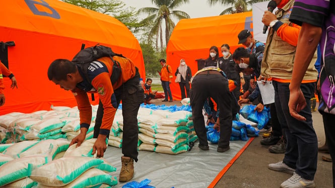 Pemprov Kalteng Gencar Distribusikan Bantuan untuk Korban Karhutla, dari Sembako hingga Suplemen Kesehatan
