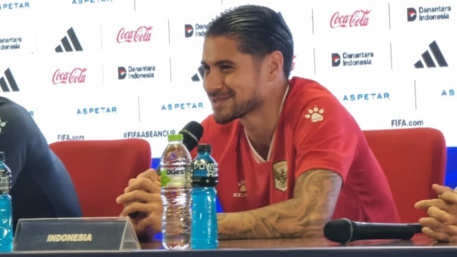 Dari Bangku Cadangan, Jay Idzes Jadi Dalang Semangat Timnas Indonesia Lawan Singapura