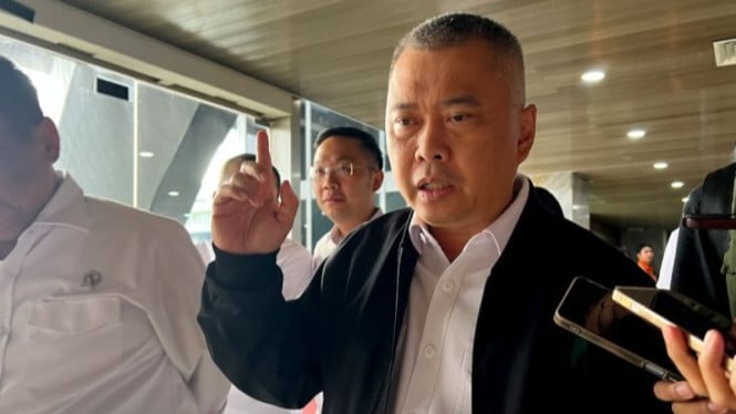 Menhub Dudy Purwagandhi Resmi Lantik Ahmad sebagai Ketua KNKT, Fokus pada Penguatan Keselamatan Transportasi
