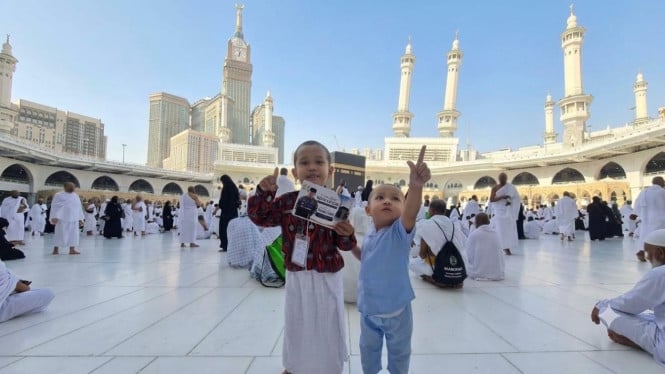 Bocah Berusia 1 dan 4 Tahun Ini Buktikan Bahwa Umrah Tak Kenal Usia