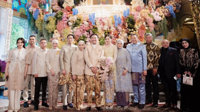 Abe Hoed Resmi Tunangan dengan Bella Shintya, Ini Sosok Putra Melly Goeslaw yang Selama Ini Rendah Profil