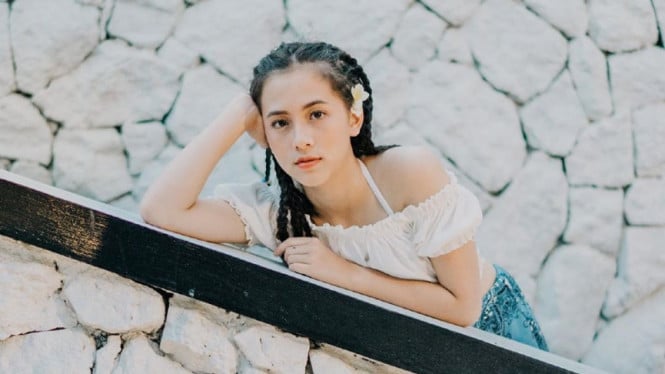Bahagia Bersama Cucu, Orang Tua Adhisty Zara Ucapkan Terima Kasih atas Kelahiran Buah Hati