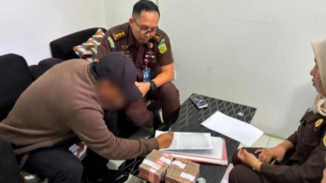 Putus Bebas, Tiga Legislator NTB Langsung Terima Rp2,2 Miliar dari Jaksa Penuntut Umum