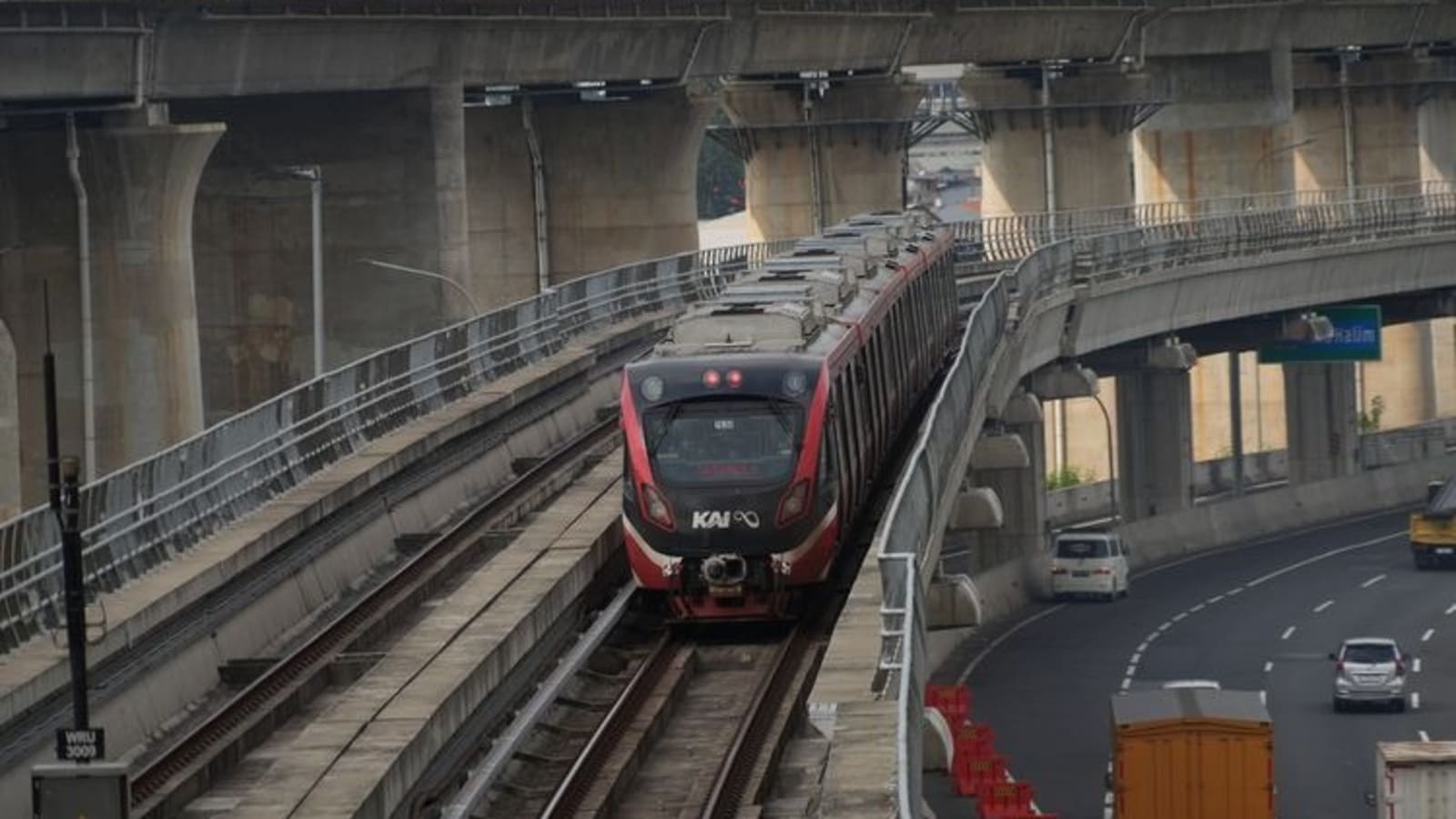 Naik LRT Jabodebek Jadi Lebih Tenang, Ini Cara Maksimalkan Keamanan Perjalananmu