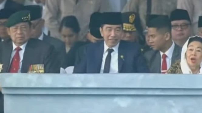Jokowi dan SBY Duduk Berdampingan di HUT TNI, Momen Bersejarah Dua Presiden Berbincang