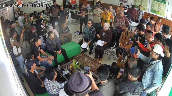 Dramatis! Botok Siram Jubir PN Pati hingga Tantang Sumpah Pocong, MA dan KY Turun Tangan