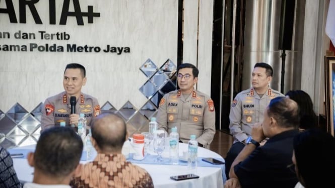 Komjen Dadang Hartanto Luncurkan Jalur WhatsApp Pengaduan, Publik Kini Bisa Komplain Layanan Polisi Langsung ke Atasan