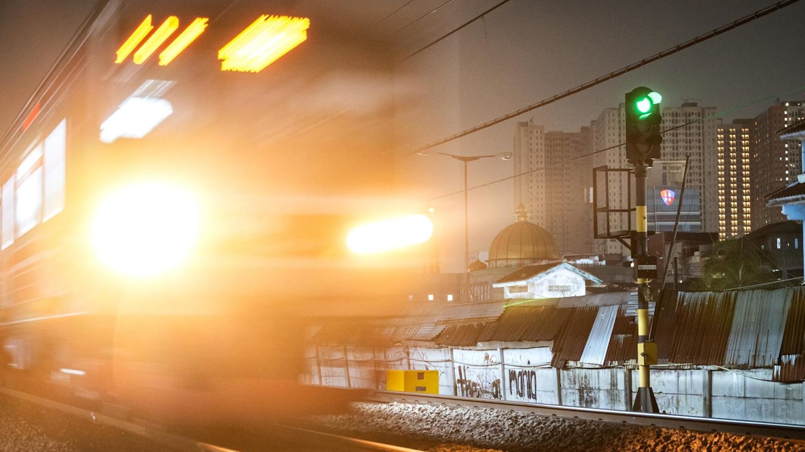 Bekasi Pernah Menangis, Kini Kereta Api Berbenah—Tapi Apakah Cukup?