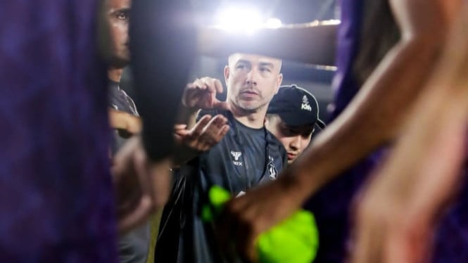 Marcos Reina Yakin Persik Kediri Bisa Tumbang Persib, Strategi Permainan Terbuka Jadi Senjata Ampuh
