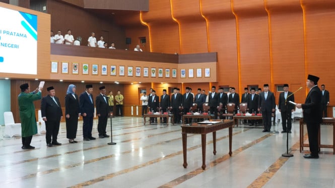 Sekjen Kemendagri Lantik Pejabat Baru, Ingatkan Pentingnya Akuntabilitas dan Pencapaian Target yang Terukur
