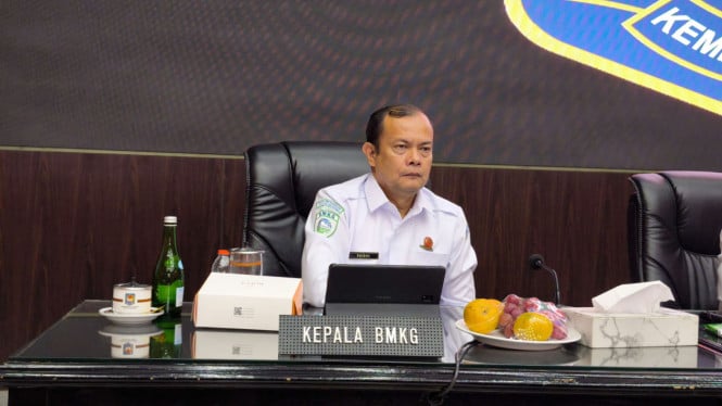 BMKG Aktifkan Teknologi Modifikasi Cuaca untuk Tekan Asap Kebakaran Hutan, Ini Prediksi Musim Hujan 2026