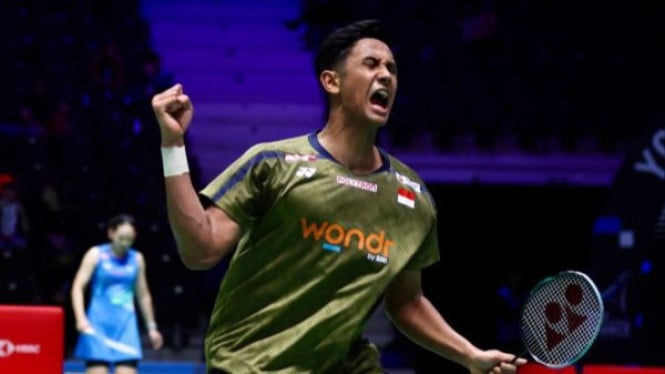 Alwi Farhan Terbang ke Perempat Final French Open, Gempur Bintang Hong Kong dengan Permainan Tanpa Ampun