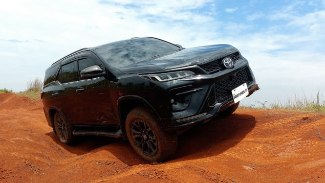 Pajero Sport vs Fortuner: Pertarungan Sengit SUV Ladder Frame yang Paling Dicari Konsumen Indonesia