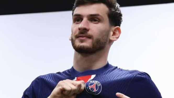 Operasi ACL Kvaratskhelia Berhasil, PSG Fokus pada Rehabilitasi Intensif Penyerang Georgis