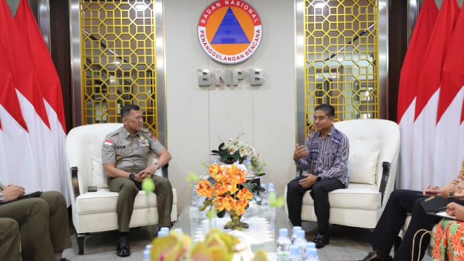 Tetangga Utara Siap Bantu Indonesia Lawan Karhutla: Malaysia Tawarkan Pesawat dan Helikopter