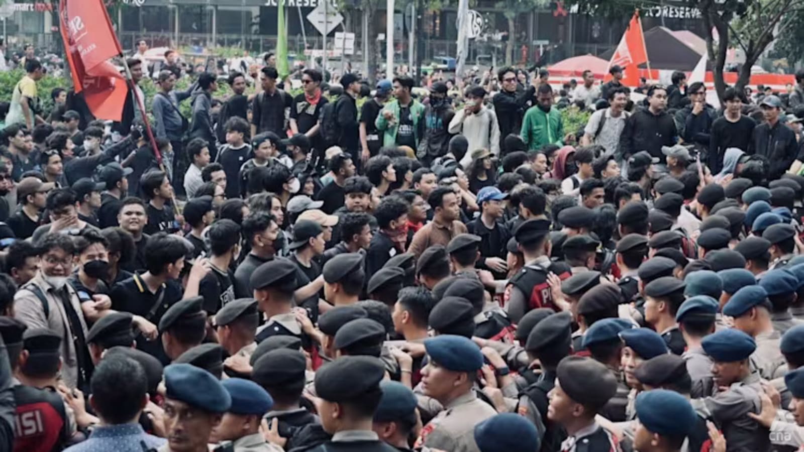 Ribuan Mahasiswa Banjiri Jalan Protokol Jakarta, Protes Kebijakan Ekonomi dan Bencana Asap