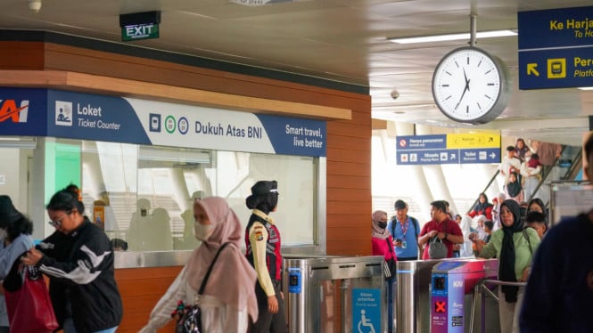 Akses Terbatas di Stasiun Dukuh Atas, MRT Jakarta Tetap Smooth Meski Ada Demo Massa