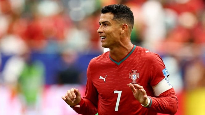 Cristiano Ronaldo Dinobatkan Sebagai Raja Ballon d'Or Sepanjang Masa, Kalahkan Messi dengan Dominasi 75 Persen Suara