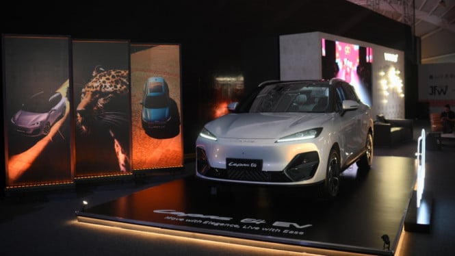 Lepas Buktikan Mobil Listrik Bukan Sekadar Tampilan: Teknologi Robotika Hingga PHEV Hadir di Jakarta Fashion Week 2027