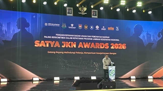 Stevanus Passat Bawa Kesegaran Pantun di Panggung Satya JKN Awards 2026, Ini Pesan Mendalam di Baliknya